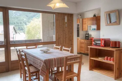 Image de Appartement lumineux 2 pièces + coin montagne, 6 couchages, proche commerces et pistes - Monêtier-les-Bains