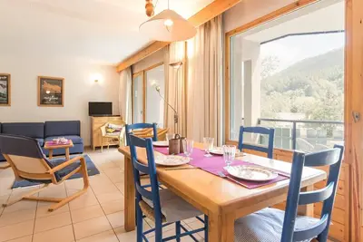 Image de Appartement lumineux 3 pièces proche télécabine et commerces avec piscine chauffée