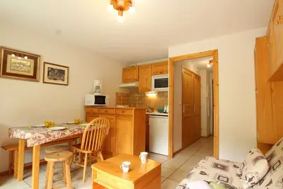 Image de Studio lumineux avec terrasse sud. Serres-Chevalier, 4 personnes, équipements complets.