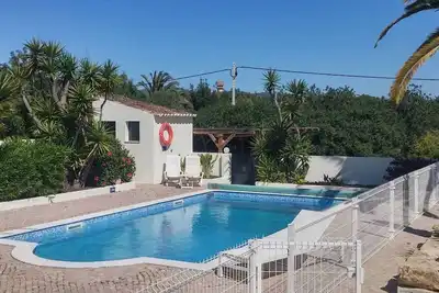 Image de Belle villa de luxe pour 8 personnes avec une grande piscine privée