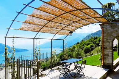 Image de Villa pour des vacances reposantes avec une vue magnifique sur le lac de CĂ´me