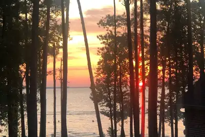 Image de Impressionnant Waterfront Lake House sur Sam Rayburn Lake, 4 chambres, 3 salles de bain, pour 12 personnes