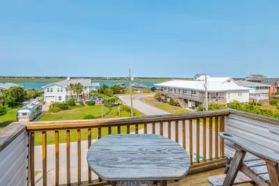 Image de Casa Capri: 3 Br / 2. 5 maison de Ba Ă Topsail Beach, pour 6 personnes