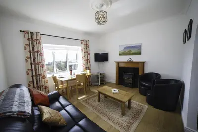 Image de Le Snug-2Bed Apt peut accueillir 4 personnes et offre une vue imprenable sur la mer directement sur le Wild Atlantic Way