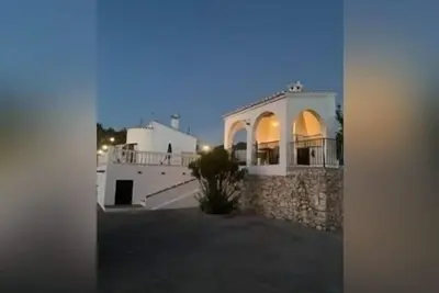 Image de Villa de campagne idyllique avec piscine, bain à remous et barbecue dans les montagnes de Competa