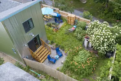 Image de Nouvel espace loft rempli d'art près des chutes Winooski
