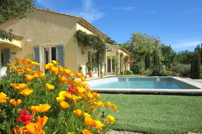 Image de Villa exceptionnelle avec piscine. Vue magnifique sur le lac Ste Croix