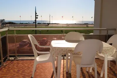 Studio cabine 4 pers. à Biscarrosse Plage, face océan, ménage inclu