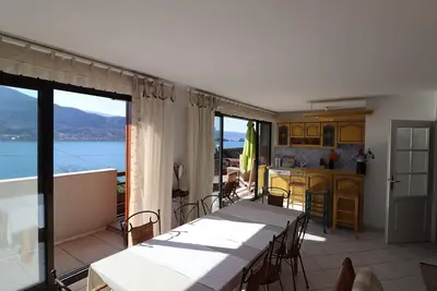Image de Résidence moderne 4* avec terrasses et Tv, proche du lac