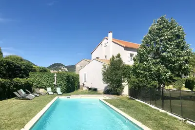 Image de Family house in Provence\/10 ´from Vaison la Romaine\/enclosed garden *13pers\/5 bedr.