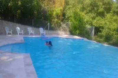 Image de Chambre familiale climatisée 4 p. avec terrasse privative et accès à la piscine