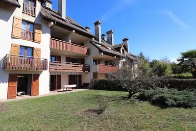 Image de Appartement 2* avec Jardin Privé, Terrasse et Parking - Calme, 2km du Lac d'Annecy