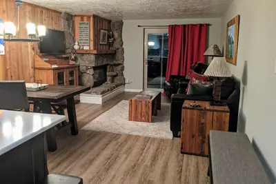 Image de Magnifique condo de deux chambres Ă Winter Park! Piscine, bain Ă remous, transport gratuit.