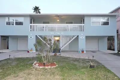 Image de Hou La La! Indian Rocks Beach Rental, unité privée, A, rénové, à quelques pas de la plage.