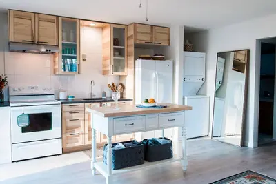 Image de Abeille bien dans une maison de Cottage rempli de lumière