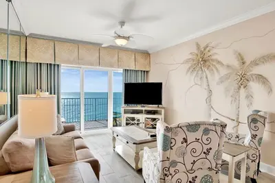 Image de Corner 3bd Gulf Front Condo, beau décor côtier! Marchez vers Hangout et plus encore!