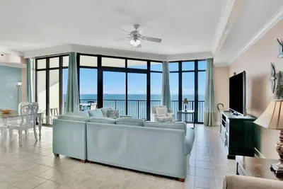 Image de Magnifiquement décoré, face au golfe directe, surdimensionné 3 chambre à coucher! Rivière tranquille! !