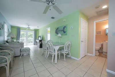 Image de La gueule de bois près de la piscine à l'annexe Truman
