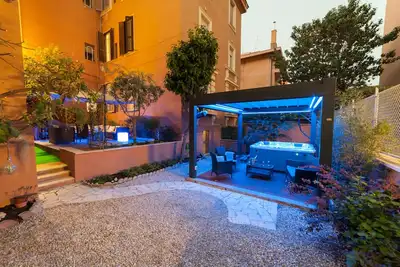 Image de Monteverde Guesthouse: Grand Appartement dans le Centre Ville!