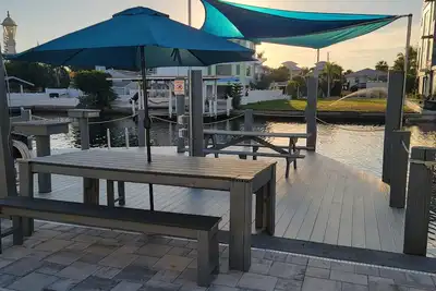 Image de Dockside Dream Lower 1 Bd Suite Nouvelle piscine et spa - près de Time Square & Beach