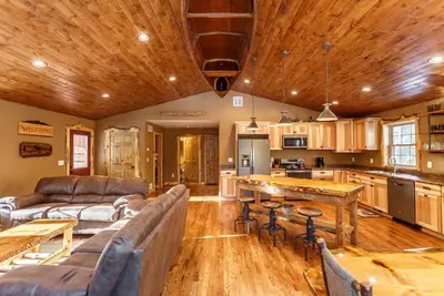 Image de *** La belle cabine 5br Whitetail Ridge-Luxury, Ă quelques minutes du centre-ville ***