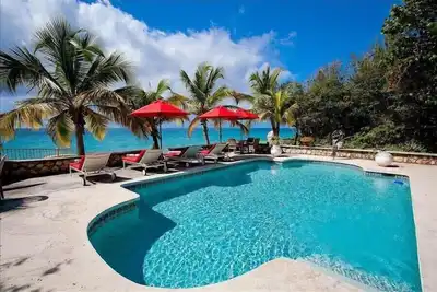 Image de Maison de plage de 3 chambres à coucher à Baie-longue