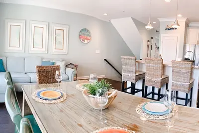 Image de \"Plage Paradise Ii\" 4-Br / 3. 5-Ba Exquis Townhouse avec piscine et garage