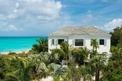 Image de Villa de style colonial de deux étages