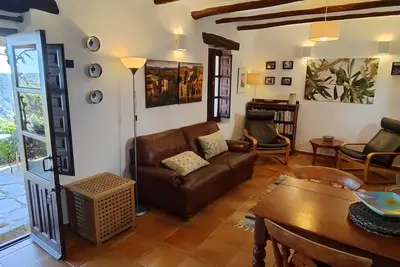 Image de Logement rural avec jardin somptueux et magnifique vue panoramique
