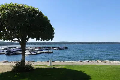 Image de Vue sur l'unité unique - Débarquement en copropriété sur le magnifique lac Charlevoix - Wifi