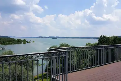 Image de Accueil Lake Front avec une belle vue sur le lac Travis