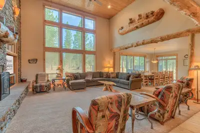 Image de 16 passes Sharc illimitées, salle de jeux, animaux acceptés, climatisation, bain à remous