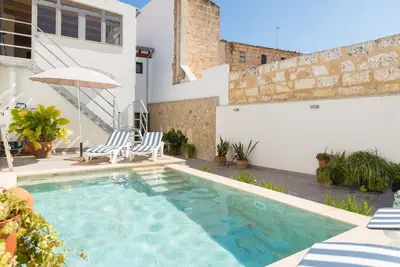 Image de Can Peret - Belle maison de village avec piscine à l'intérieur de Majorque