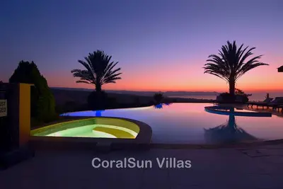 Image de Villa de luxe incroyable, énorme piscine chauffée, jacuzzi, salle de sport, salle de jeux à Paphos,