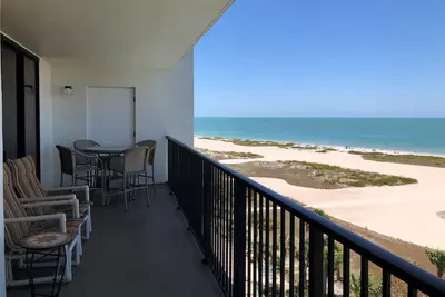Image de Le luxe vous attend sur la plage de Sand Key pour des vacances d'été - Temps parfait