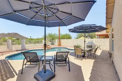 Image de Maison Glendale avec piscine chauffée et vue sur la montagne!