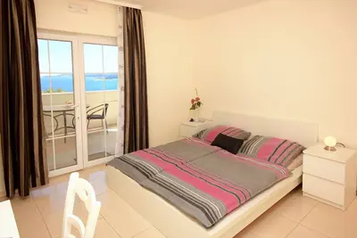 Image de Garçonnière avec la terrasse et la vue sur le mer Orebic, Peljesac (As-10423-a)