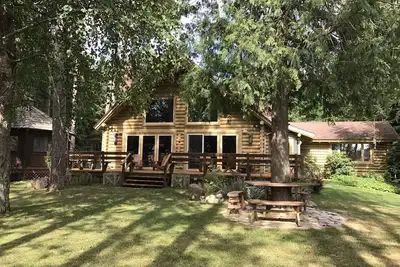 Image de Un Northwoods Shangri-la / Jagdschloss Four Mile Lake / Un extraordinaire 83 acres