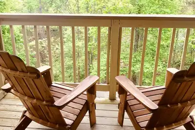 Image de Chalet Village Mountain Lodge Cabin Ski Hike Level Park Hot Tub 4bd 2. 5ba