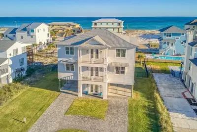 Image de Incroyablement magnifique Gulf View Home; Cuisine spacieuse. Animaux acceptés.