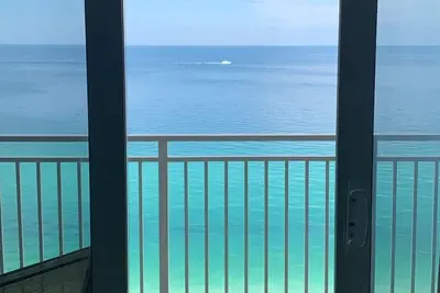 Image de Beach Front - Wifi Gratuit - Enregistrement TÔT! RÉSERVER Maintenant Pour Le Printemps Et L'ÉTÉ