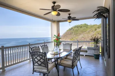 Image de Luxueux Penthouse Oceanfront Palms 3 chambres, à côté de Crocs