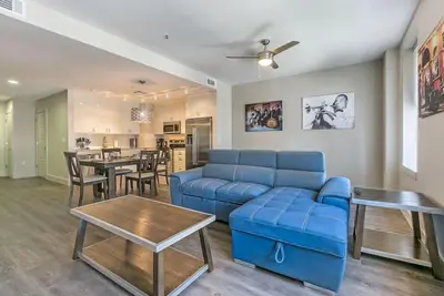 Image de Spacieux Condo 1bd moderne dans le b��timent de Californie par Hosteeva
