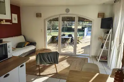 Image de Vacances ensoleillées au calme à la campagne avec piscine dans le Quercy
