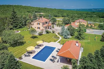 Image de Belle maison de 5 chambres à Labin