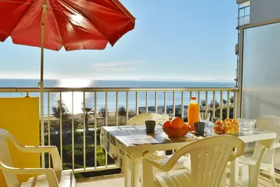 Image de Studio pour 4 personnes avec terrasse et plage directe au Lavandou