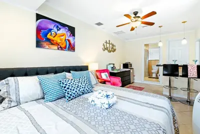 Image de Grande chambre avec entrée privée à l'extérieur du Pga Blvd
