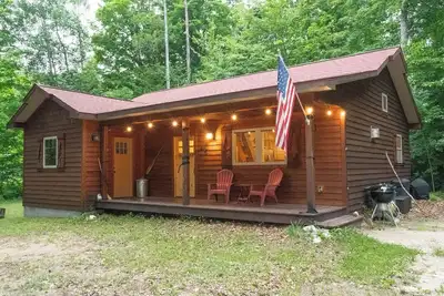 Image de Une nouvelle cabine personnalisée avec des équipements haut de gamme à Bellaire, dans le Michigan.