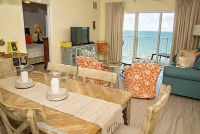 Image de Gulf Front 2 Chambres ~ Pour 7 personnes ~ Piscine ~ Emplacement génial ~ Crystal Shores West 505