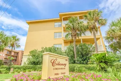 Image de 3br, accès à la plage privée, piscine, wifi, tennis